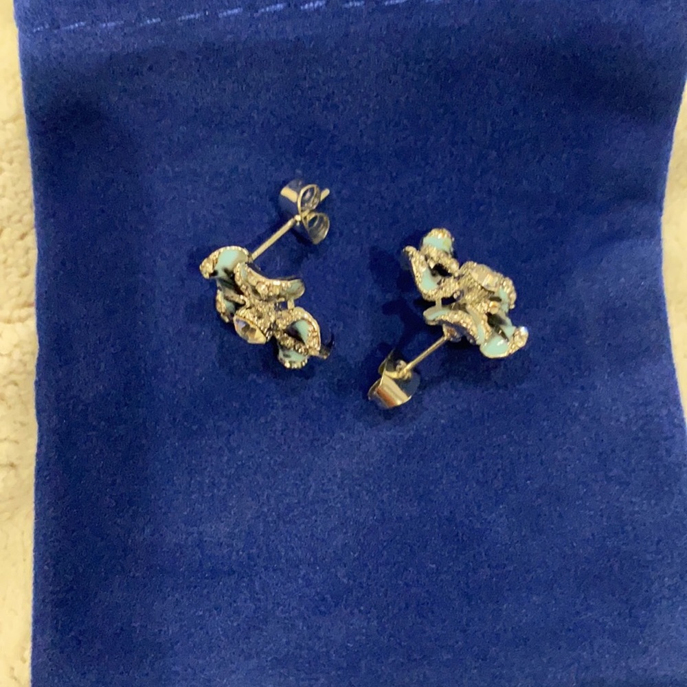 Stud earrings - Picture 3 of 4